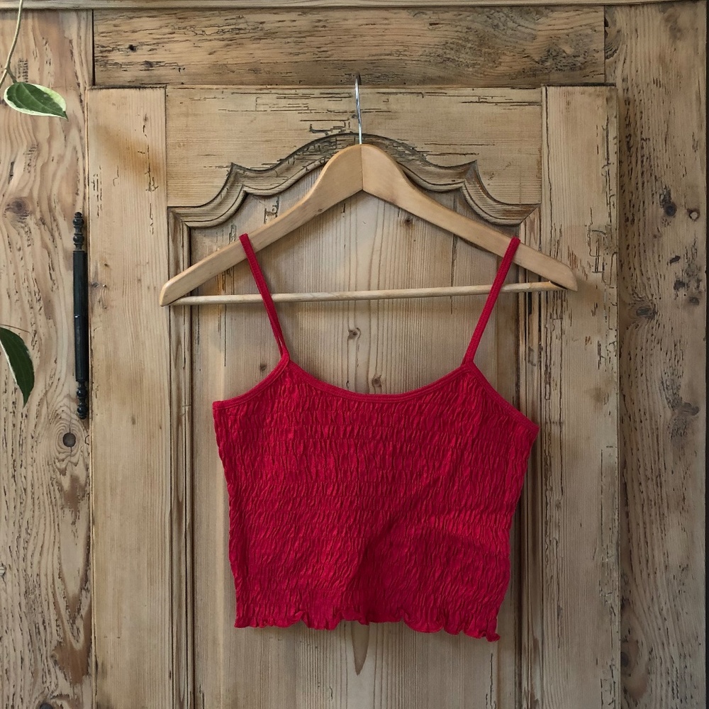 RED CROP TOP